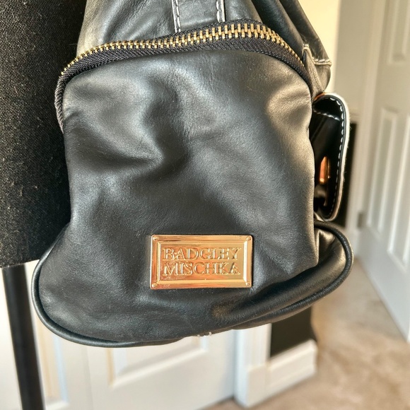 Badgley Mischka Black Leather Purse with Gold Hardware - Picture 4 of 9